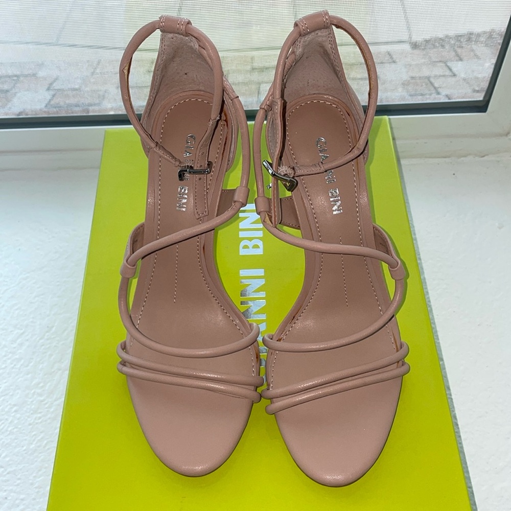 Gianni bini, tan, 6.5, like new, never worn.